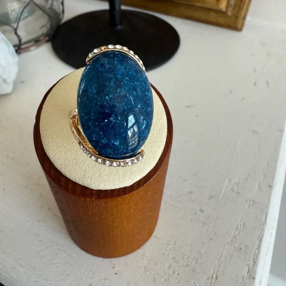 Unsigned Ring Large Blue Cabochon Gold Tone Rhinestone 7.5 8